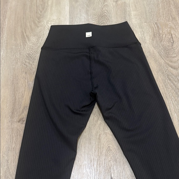 NWOT Vuori Inversion Rib Legging - Picture 8 of 9